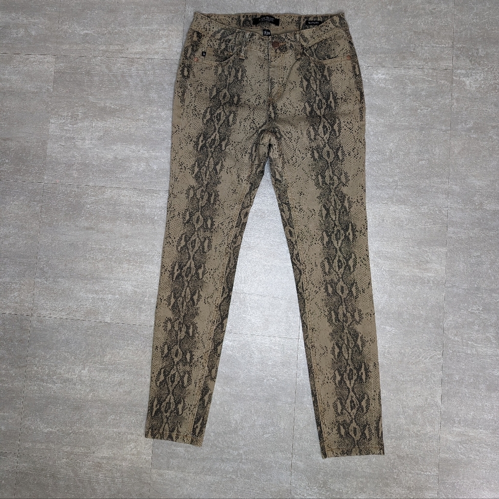 Judy Blue Jeans 7/28 Skinny Fit Snake Skin Pattern Straight Ankle Woman's